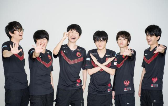 爱球场的青 爱球场的青