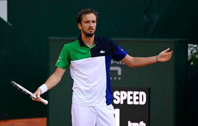 微纪录片｜香港冰上逐梦人新华社.